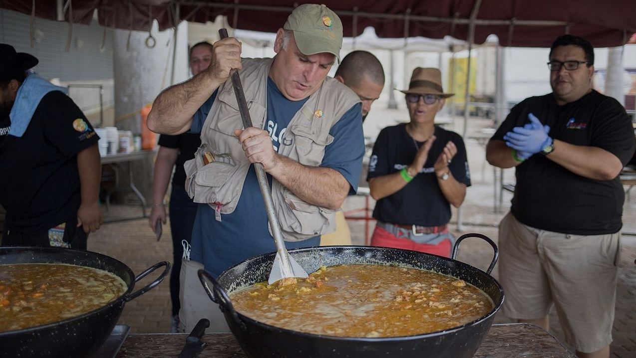 We Feed People: อาณาจักรความดีที่เริ่มต้นจากครัวชั่วคราว